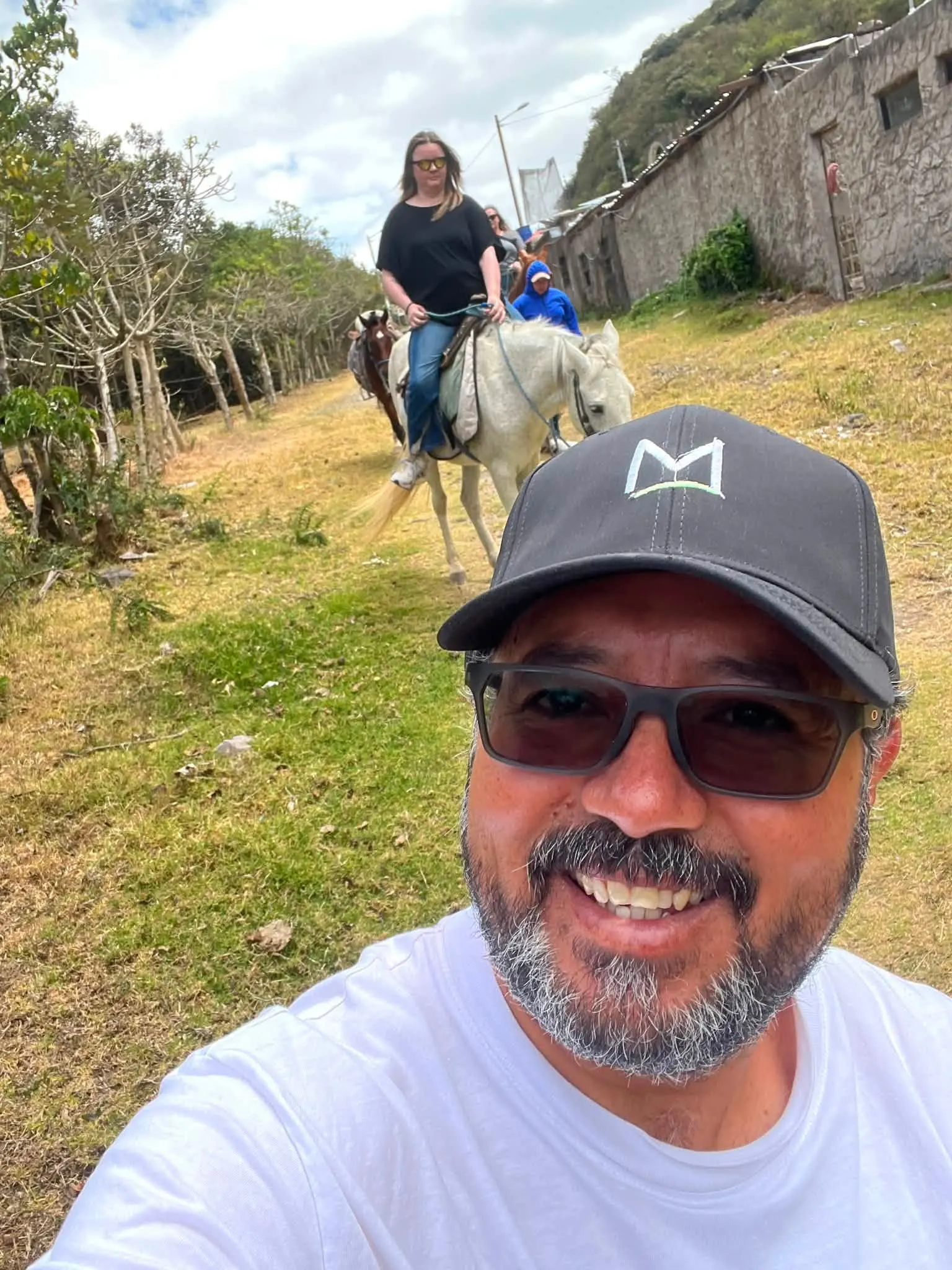 Relaxed horseback riding experience near Pululahua and Quito Ecuador