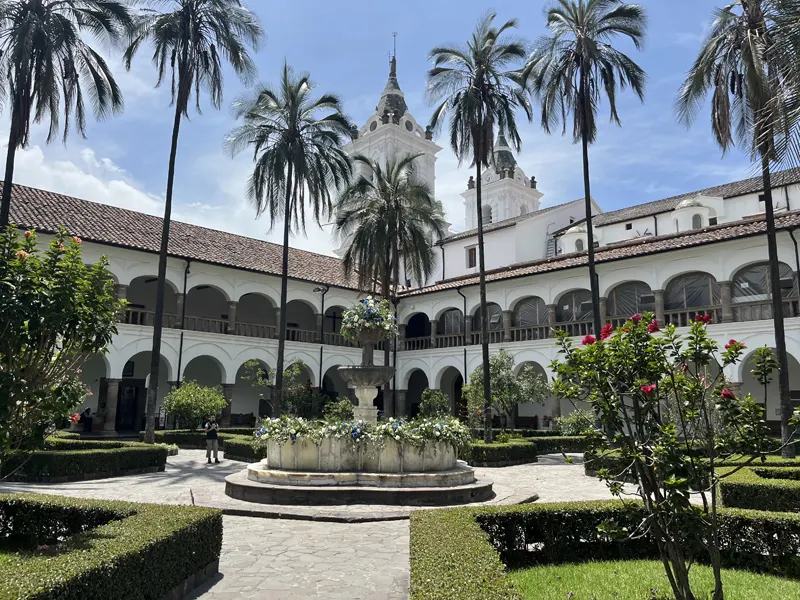 free Images of the courtyard of San Francisco
